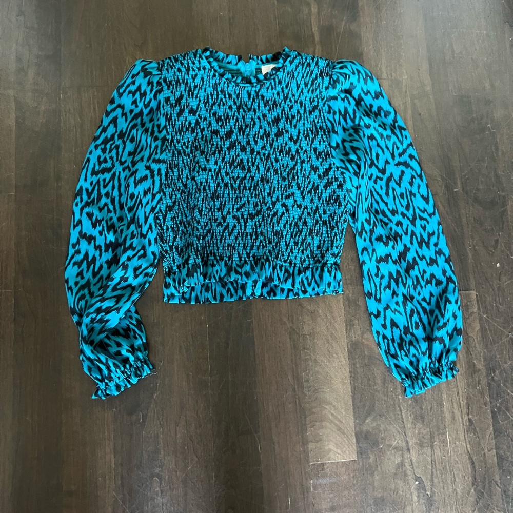 Aritzia cropped blouse in S